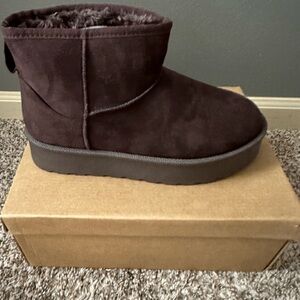New brown booties sz 9